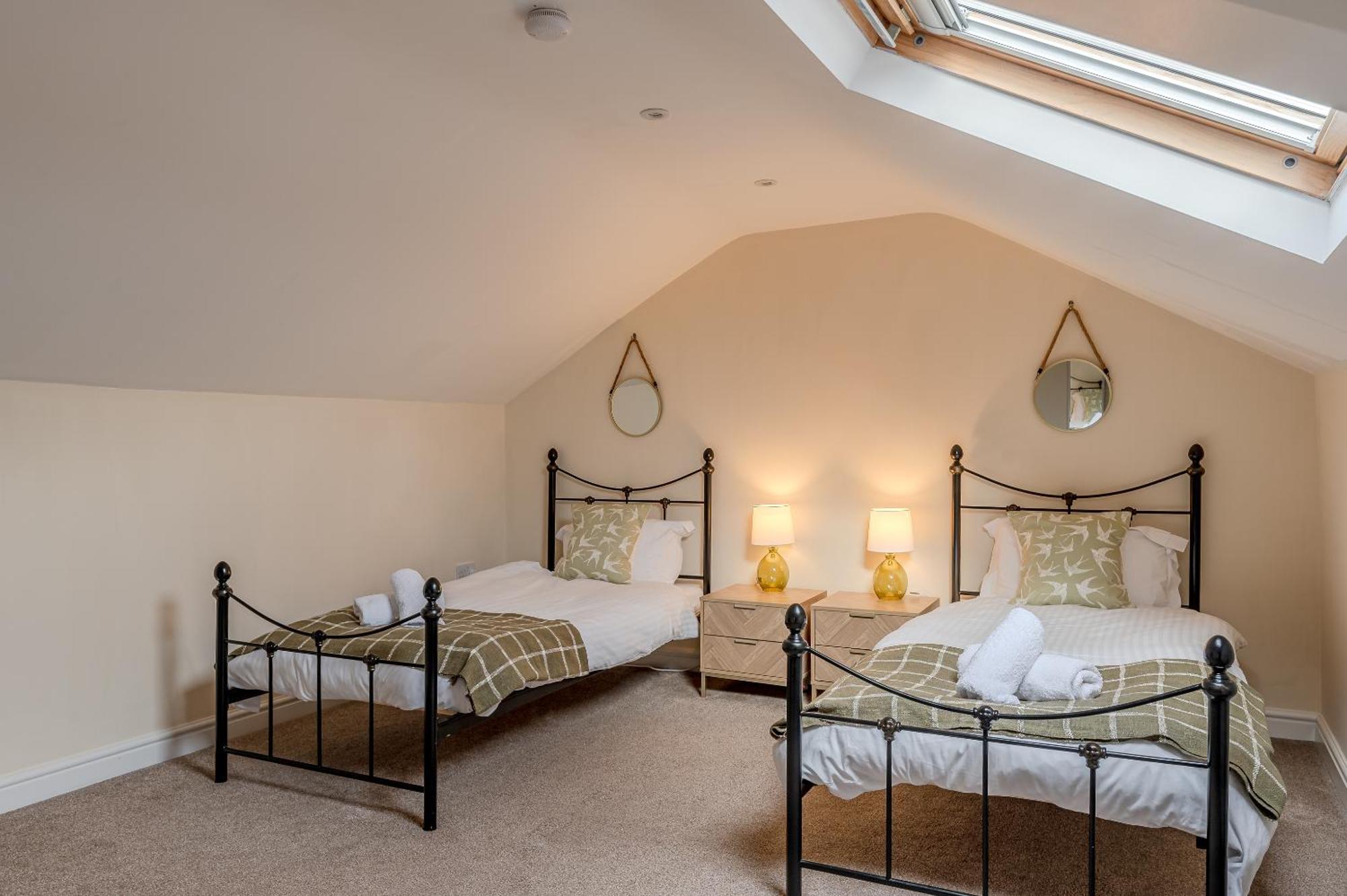 Rosemill - Large Pet Friendly Home With Off Road Parking Γουίτμπι Εξωτερικό φωτογραφία