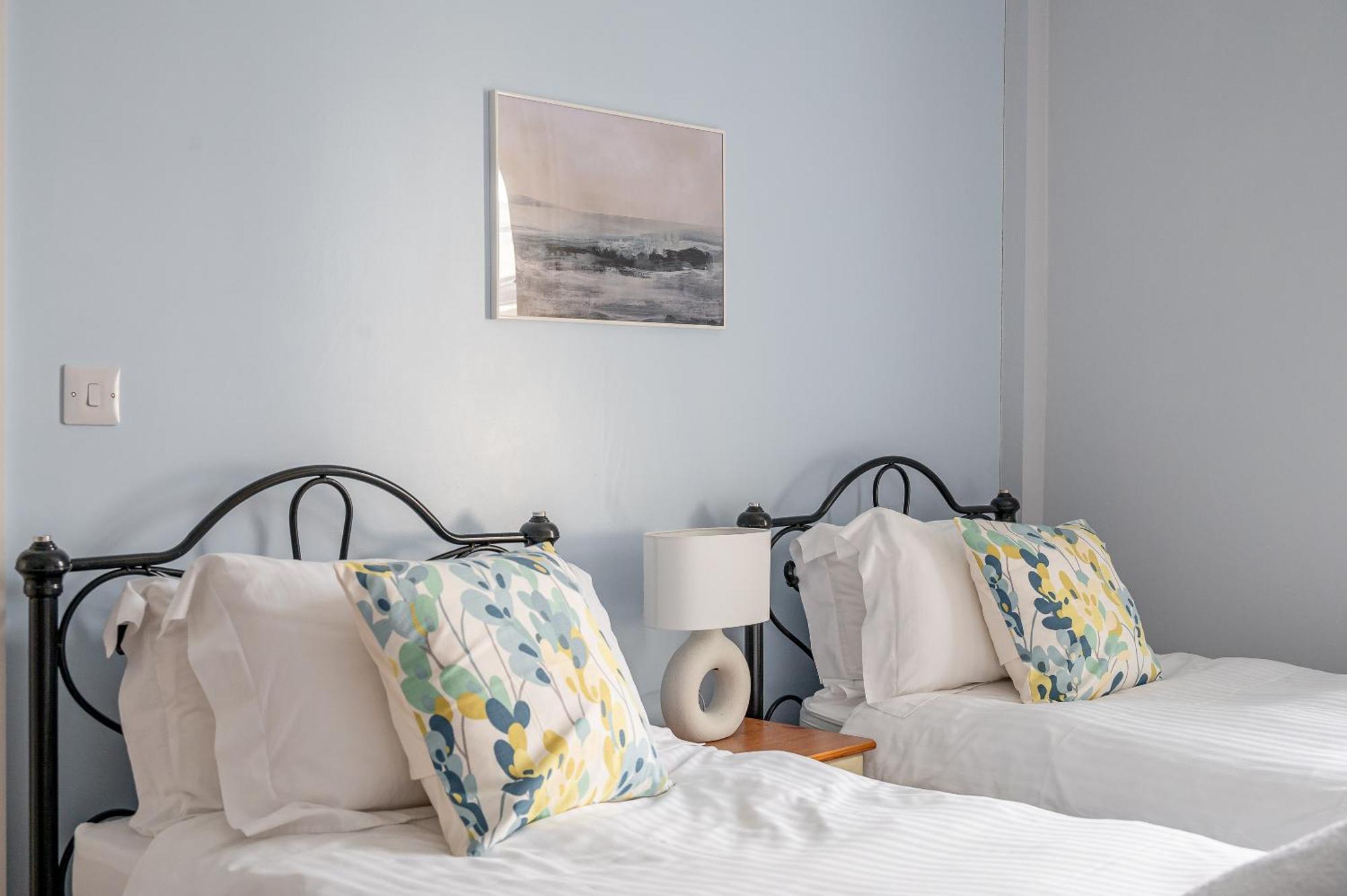 Rosemill - Large Pet Friendly Home With Off Road Parking Γουίτμπι Εξωτερικό φωτογραφία