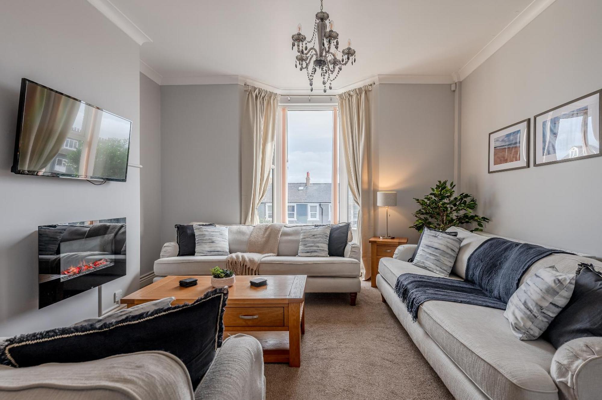 Rosemill - Large Pet Friendly Home With Off Road Parking Γουίτμπι Εξωτερικό φωτογραφία